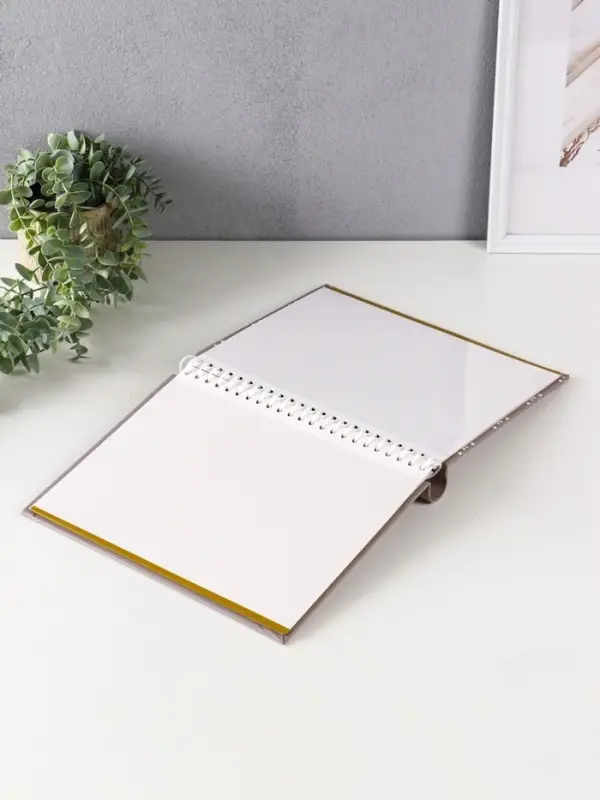 Фотоальбом 10 магнитных листов Фотоальбом 10 магнитных листов "Друзья верные" 23X28см, пер-т внутр.спираль