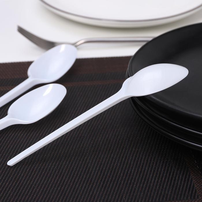 Набор белых пластиковых одноразовых ложек, 16 см, 12 шт Набор белых пластиковых одноразовых ложек, 16 см, 12 шт