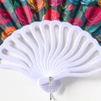 Веер складной &laquo;Вышивка. Розочки на зелёном&raquo;, 22.5 см