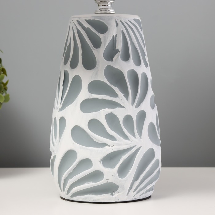 Настольная лампа Настольная лампа "Аиша" Е14 40Вт бело-серый 22х22х36 см