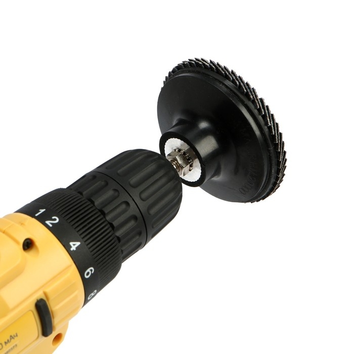 Круг лепестковый торцевой ТУНДРА, по нержавеющей стали, для дрели, М8, 75 мм, P80, 3 шт. Круг лепестковый торцевой ТУНДРА, по нержавеющей стали, для дрели, М8, 75 мм, P80, 3 шт.