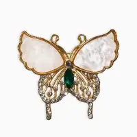 Брошь "Бабочка", цвет бело-зелёный в золоте Брошь "Бабочка", цвет бело-зелёный в золоте