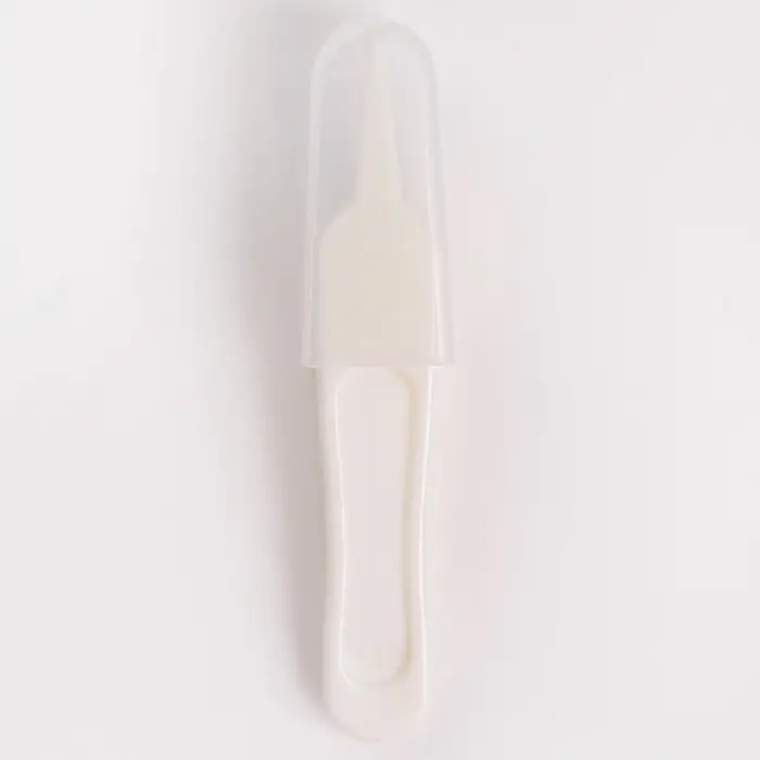 Пинцет для чистки носа, детский, с колпачком, белый