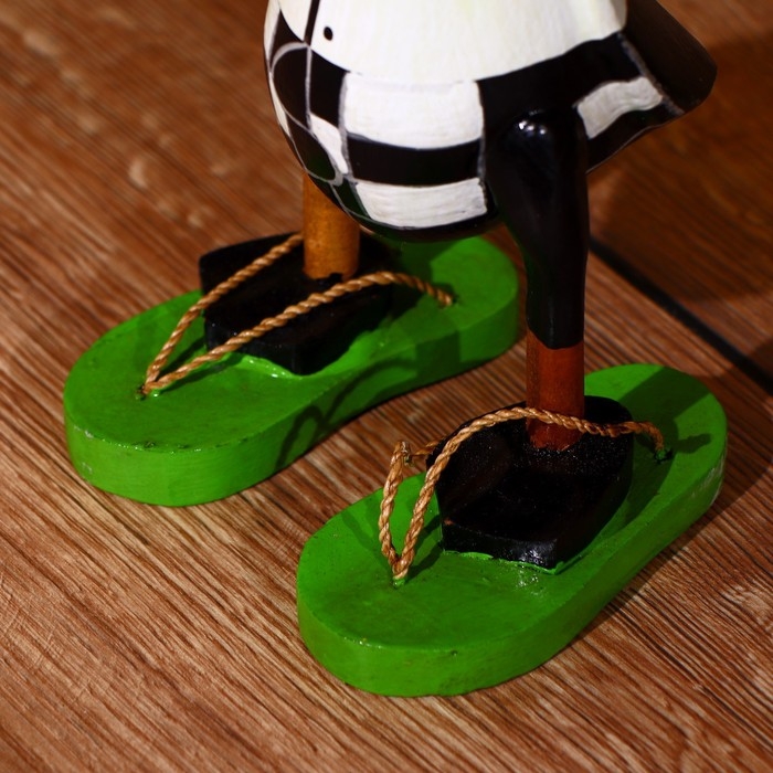 Сувенир Сувенир "Утка в шлёпках" дерево 27 см