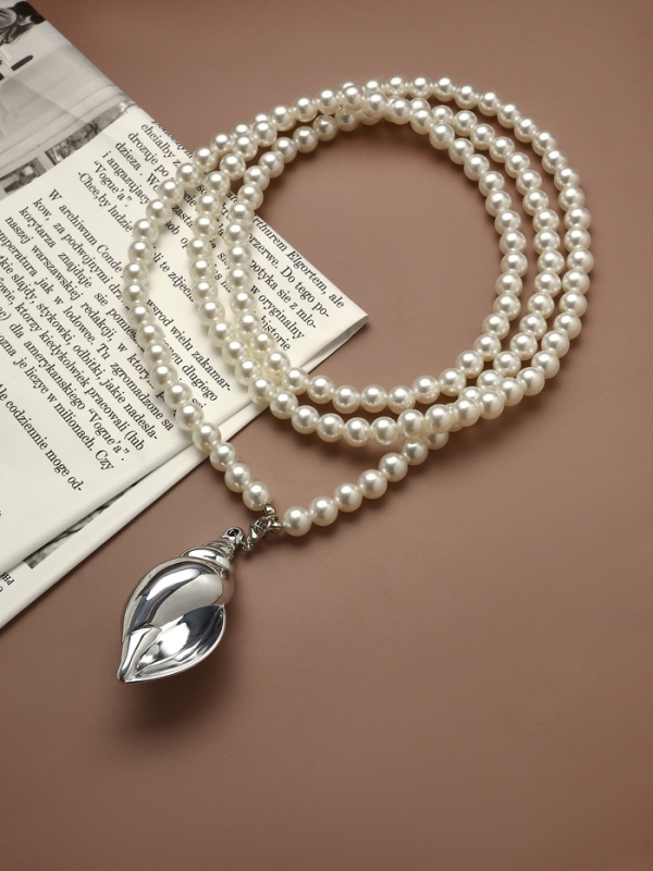 Портупея жемчужная с кулоном «Ракушка», 129 см, белая в серебре Портупея жемчужная с кулоном «Ракушка», 129 см, белая в серебре