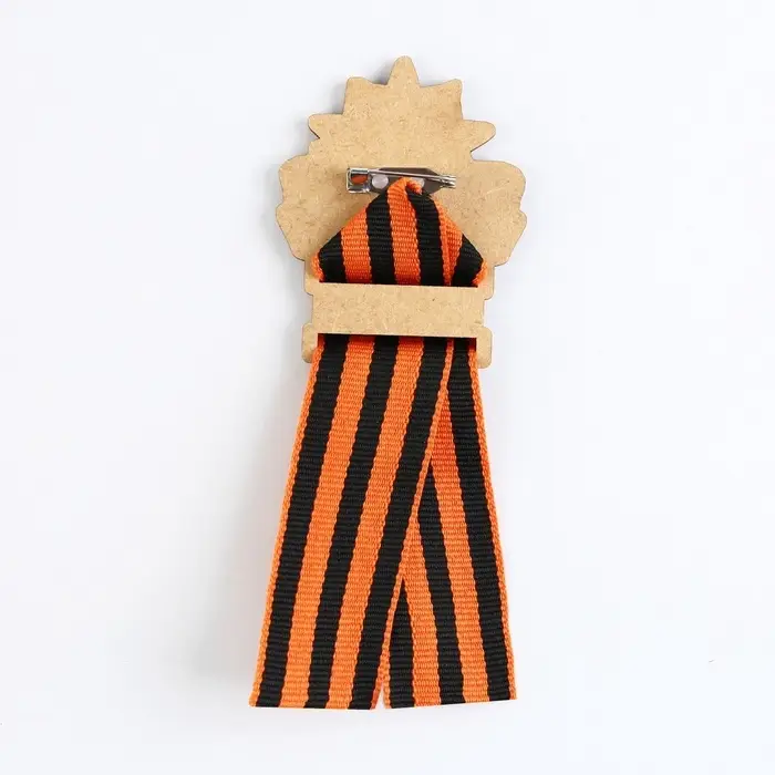 Значок деревянный с георгиевской лентой на 9 мая «Орден», 4.5×6.3 см Значок деревянный с георгиевской лентой на 9 мая «Орден», 4.5×6.3 см