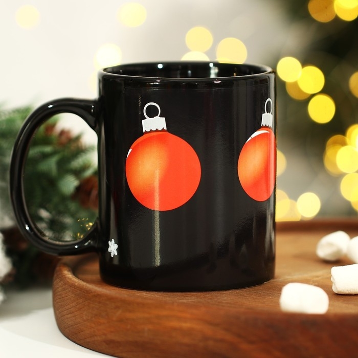 Кружка новогодняя хамелеон Дорого внимание «Чем больше шары!», 350 мл Кружка новогодняя хамелеон Дорого внимание «Чем больше шары!», 350 мл