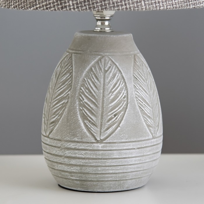 Настольная лампа Настольная лампа "Элнес" Е14 40Вт бело-серый 19х19х32 см RISALUX