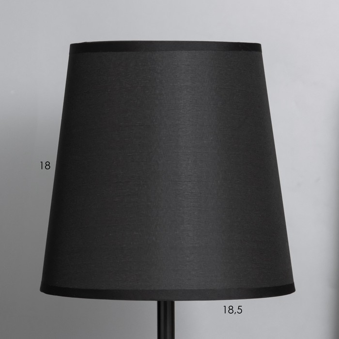 Лампа настольная Лампа настольная "Айше" 1х40Вт Е14 белый/черный 18х18х32см