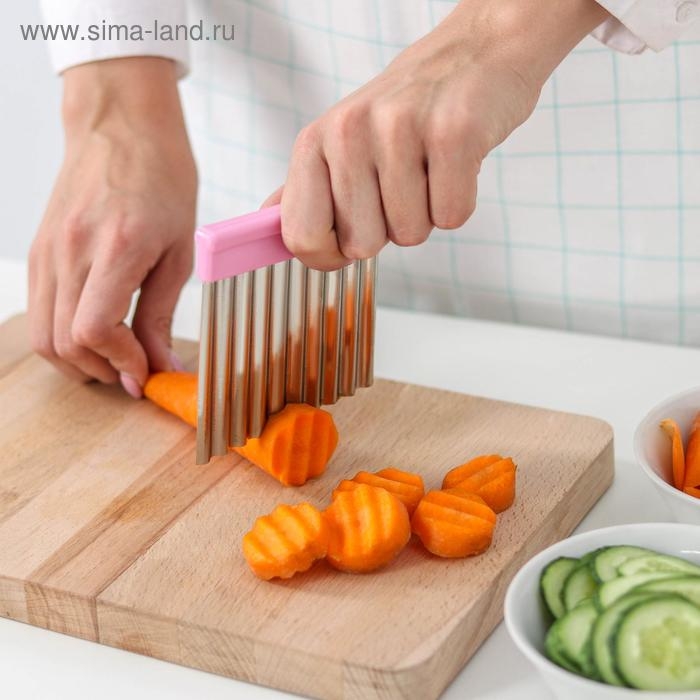 Нож для фигурной резки Доляна «Гребень», 10×9 см, цвет МИКС Нож для фигурной резки Доляна «Гребень», 10×9 см, цвет МИКС