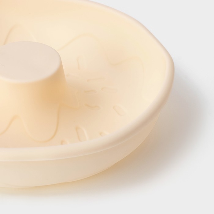 Форма для выпечки Доляна «Пончик», силикон, d=21 см, цвет бежевый