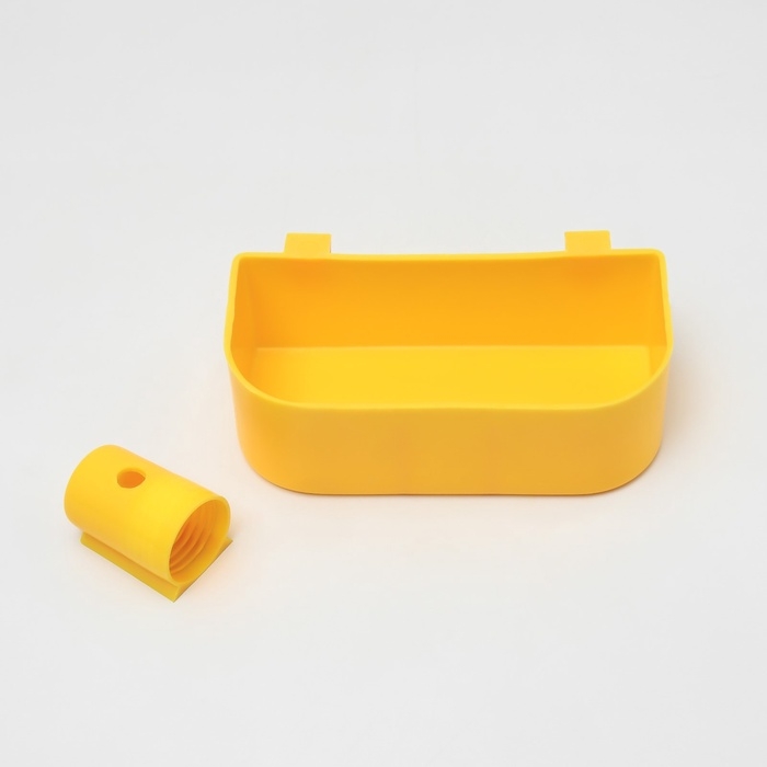 Поилка под бутылку для птиц внутренняя 14,3 х 6,8 х 4,5 см, жёлтая Поилка под бутылку для птиц внутренняя 14,3 х 6,8 х 4,5 см, жёлтая