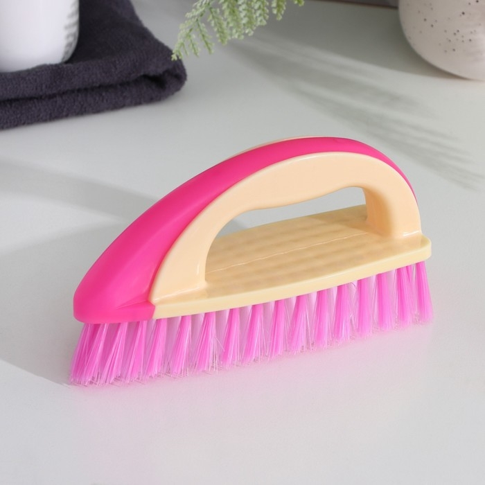 Щётка - утюжок Доляна, 17×6×8,5 см, цвет МИКС Щётка - утюжок Доляна, 17×6×8,5 см, цвет МИКС