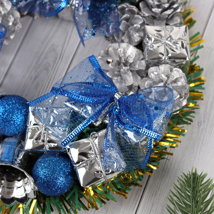 Венок новогодний d-22 см Венок новогодний d-22 см "Синие банты и шарики"