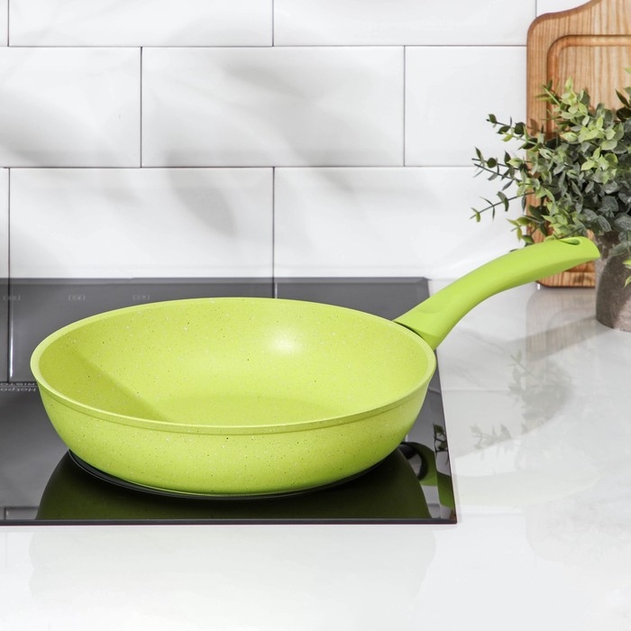 Сковорода Trendy style, d=26 см, пластиковая ручка, антипригарное покрытие, цвет зелёный