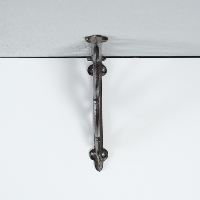 Сувенир чугун уголок  Сувенир чугун уголок "Лилия геральдика" 23х3х17 см