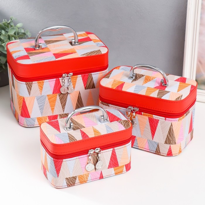 Шкатулка кожзам с зеркалом  Шкатулка кожзам с зеркалом "Треугольники. Алый" н-р 3 шт 18х10х12,5 21х13х15,5 23х15х18,5 см