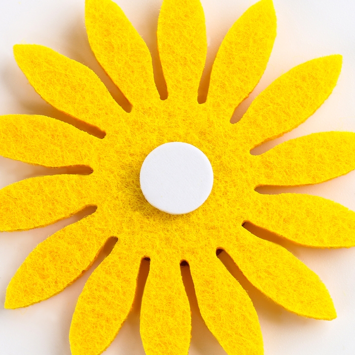 Декор из фетра на клеевой основе, набор 20 шт., размер 1 шт. — 6 × 6 см., цвет жёлтый Декор из фетра на клеевой основе, набор 20 шт., размер 1 шт. — 6 × 6 см., цвет жёлтый