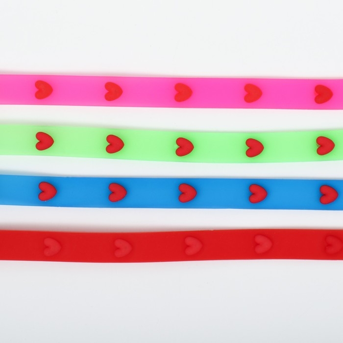 Ошейник из морозостойкого мягкого пластика Ошейник из морозостойкого мягкого пластика "Люблю сердечно", 30 х 1 см, микс цветов