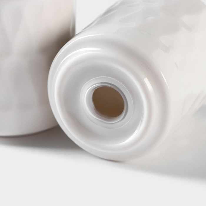 Набор керамический для специй на бамбуковой подставке BellaTenero «Герда», 3 предмета: солонка 120 мл, перечница 120 мл, сахарница с ложкой 220 мл, цвет белый Набор керамический для специй на бамбуковой подставке BellaTenero «Герда», 3 предмета: солонка 120 мл, перечница 120 мл, сахарница с ложкой 220 мл, цвет белый