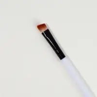 Кисть для макияжа, скошенная, 13.5 (± 1) см, белая