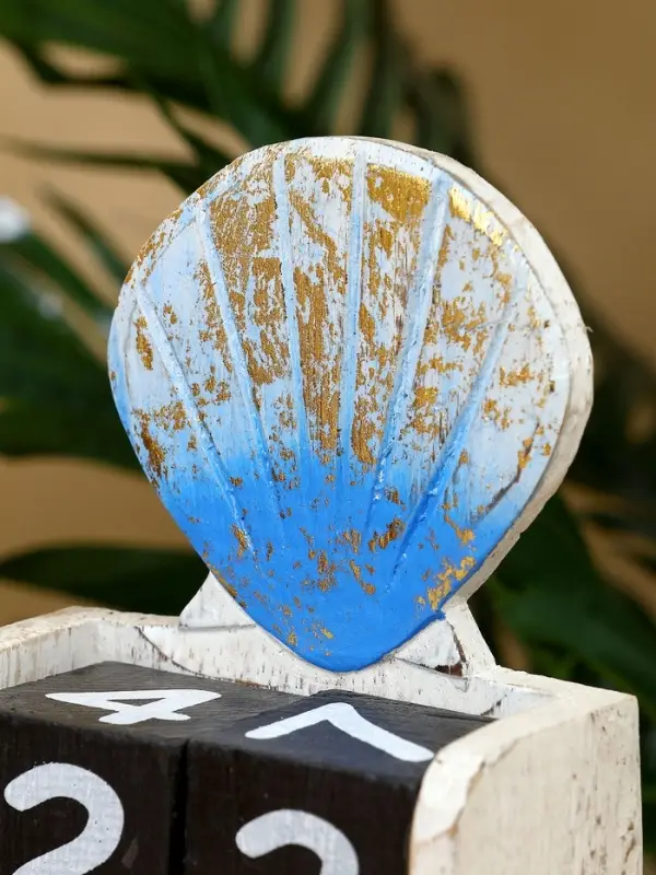 Календарь настольный Календарь настольный "Морская ракушка" дерево 11х5х14 см, цв. бело-золотой