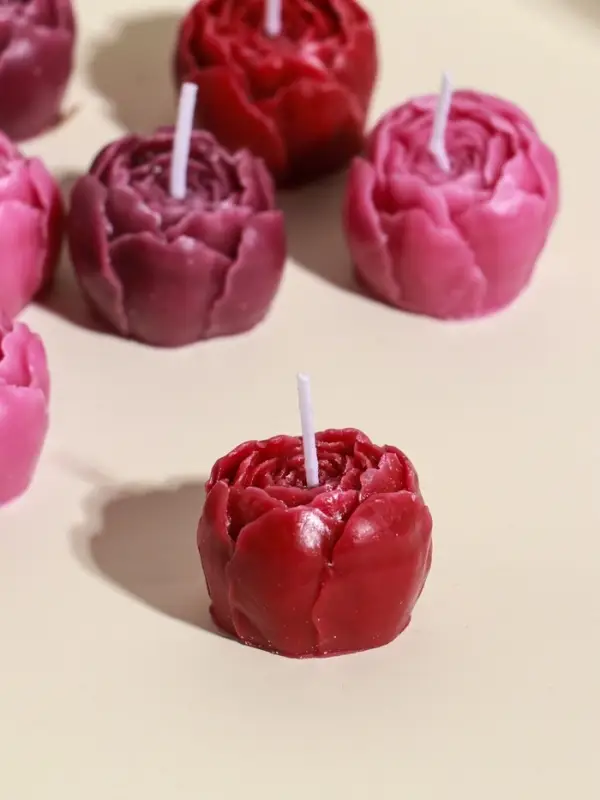 Набор свечей декоративных &laquo;Пионы&raquo;, 9 шт. 3.5&times;3.5&times;2.5 см, розово-фиолетовые, 14&times;14&times;4 см