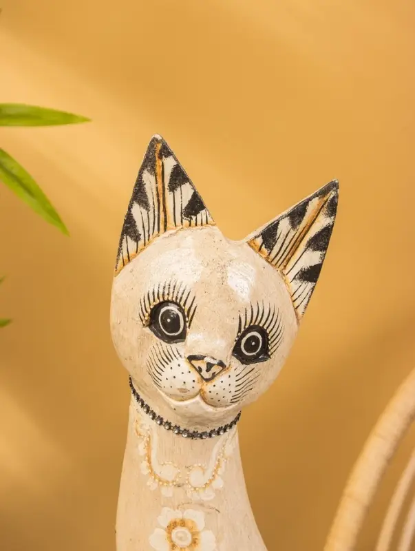 Сувенир &laquo;Кошка&raquo;, белая, 60&times;12&times;6 см, дерево, МИКС