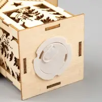 Ёлочная игрушка &laquo;Домик со снеговиком&raquo;, 7.5&times;6.5&times;6 см, от батареек, свечение тёплое белое