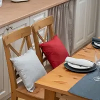 Подушка Settle In, красная