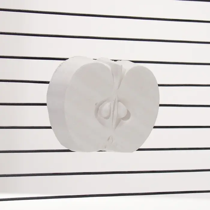 Минеральный камень Минеральный камень "Пижон" для грызунов яблоко с углем, 70 г