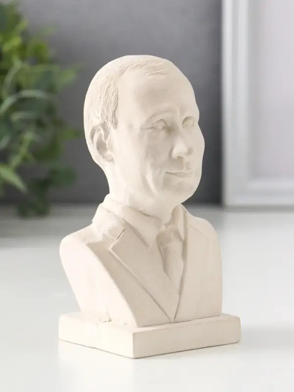 Бюст В.В. Путин, 11×6.5×5.5 см, натуральный, гипс Бюст В.В. Путин, 11×6.5×5.5 см, натуральный, гипс