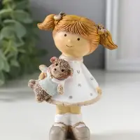 Сувенир полистоун "Девочка с хвостиками в белом платье в горох, с барашком" 6,5х5х10 см