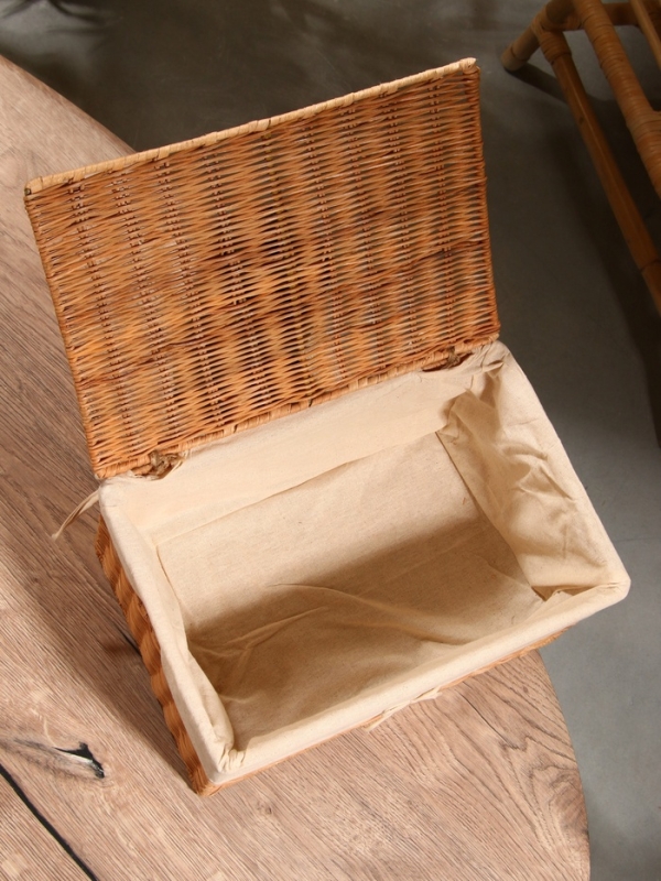 Корзинка прямоугольная с крышкой и тканевым подкладом, 33х22х15 см, ротанг