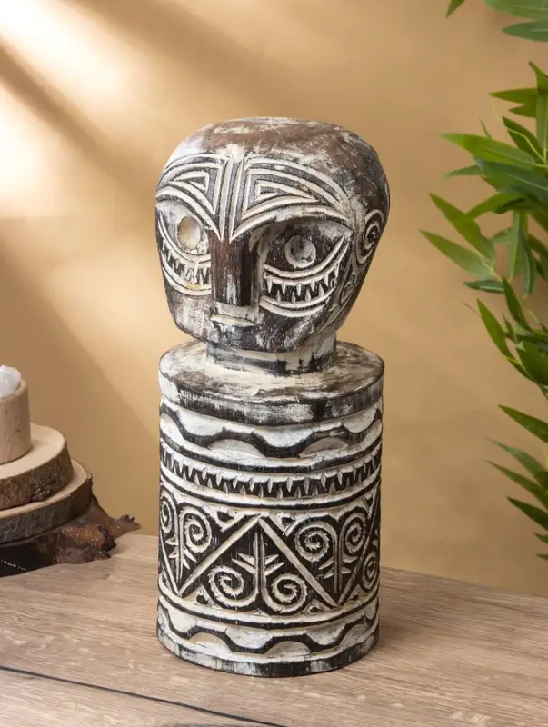 Сувенир Сувенир "Истукан" дерево 16х16х40 см