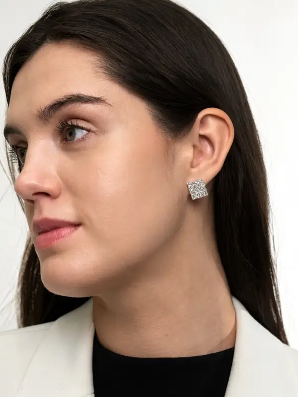 Серьги со стразами &laquo;Квадрат&raquo;, 12&times;12 мм, белые в серебре