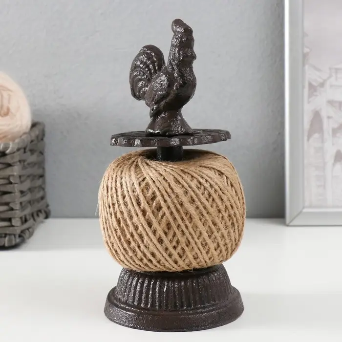 Сувенир катушка для ниток чугун  Сувенир катушка для ниток чугун "Петушок" 10х10х20 см