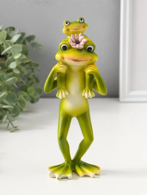 Сувенир полистоун "Лягушонок с розовым лотосом, посадил малыша на шею" 21,5 см