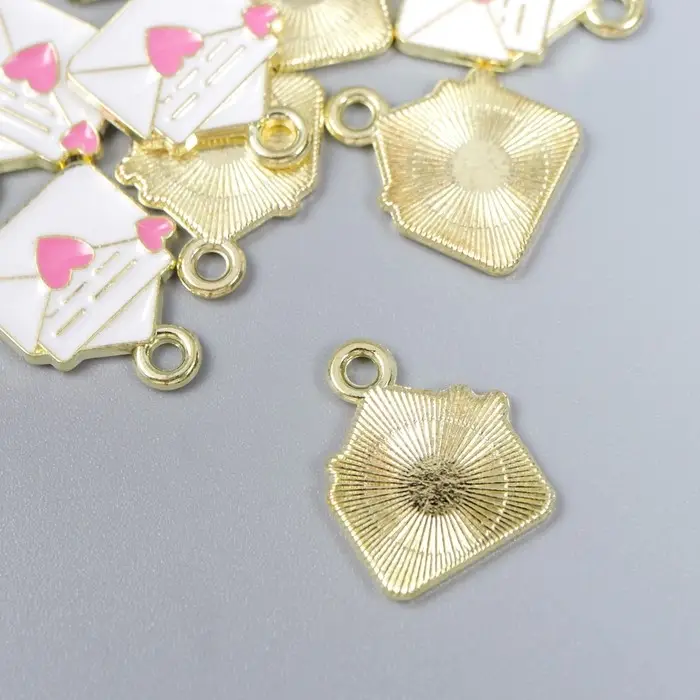 Металлический элемент, декоративная подвеска «Арт Узор. Любовное письмо», эмаль, бело-розовый, 1.6×1.2 см