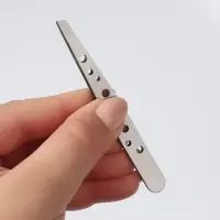 Пинцет скошенный, широкий, 9.5 см