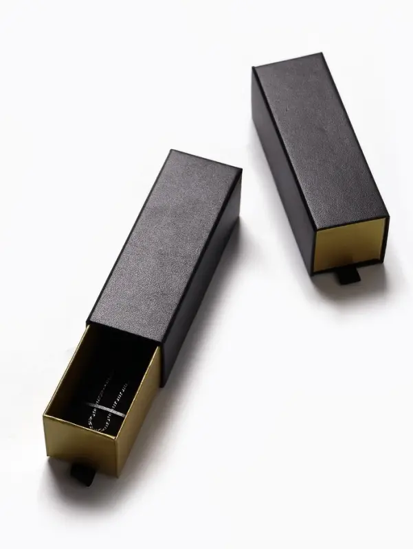 Коробочка подарочная под набор &laquo;Помада&raquo;, 4&times;12&times;4 см, чёрная