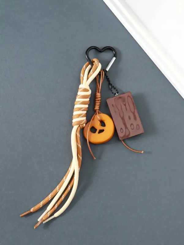 Брелок на карабине пластик, текстиль "Шоколад и крендель" с узлом 23х6,8х2 см