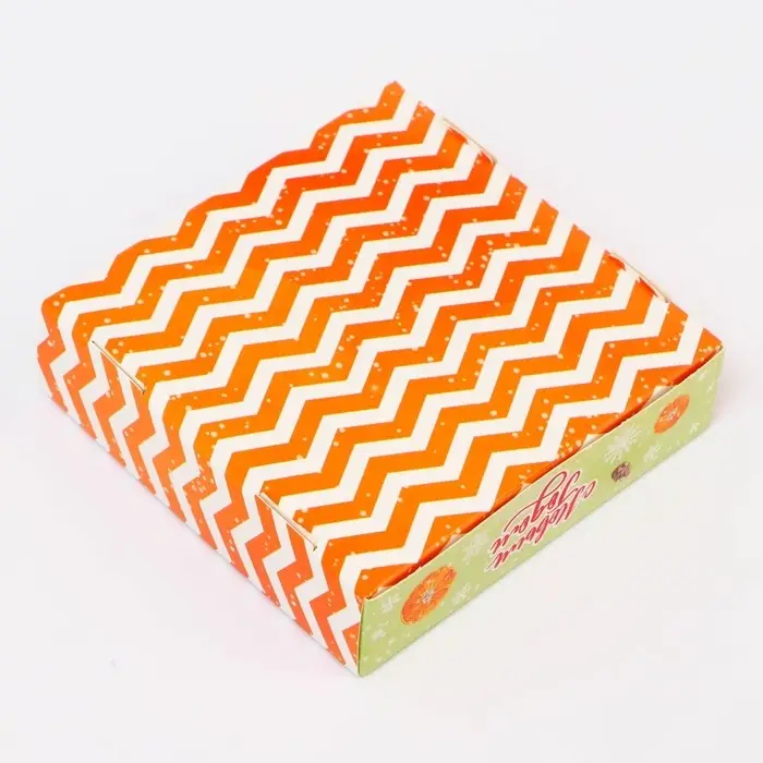 Подарочная коробка сборная с окном «Новый год», 11.5×11.5×3 см Подарочная коробка сборная с окном «Новый год», 11.5×11.5×3 см