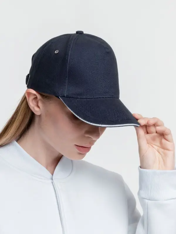 Бейсболка Classic, темно-синяя с белым кантом Бейсболка Classic, темно-синяя с белым кантом