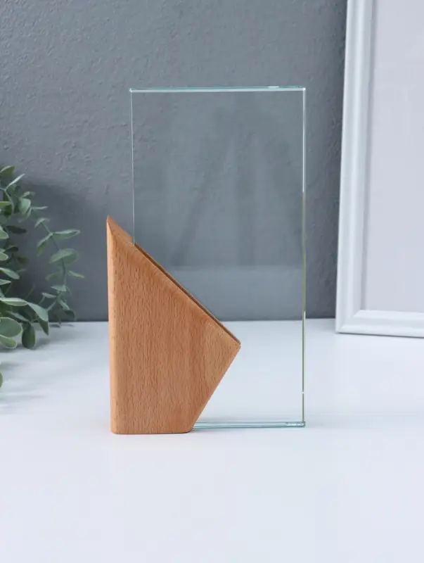 Наградная фигура стела &laquo;Геометрия&raquo;, верх 23&times;11.5 см, низ 15&times;9.3 см, стекло, дерево, 3.5&times;13&times;23 см