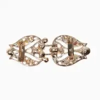 Зажим для кардигана "Ажур", бутон, цвет бело-золотой в золоте