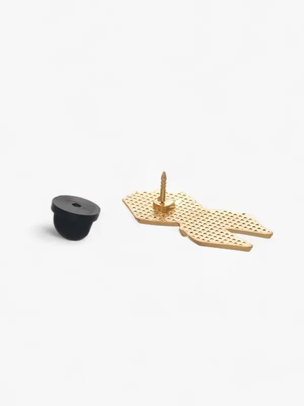 Значок &laquo;Георгиевская лента с флагом России&raquo;, цветной в золоте