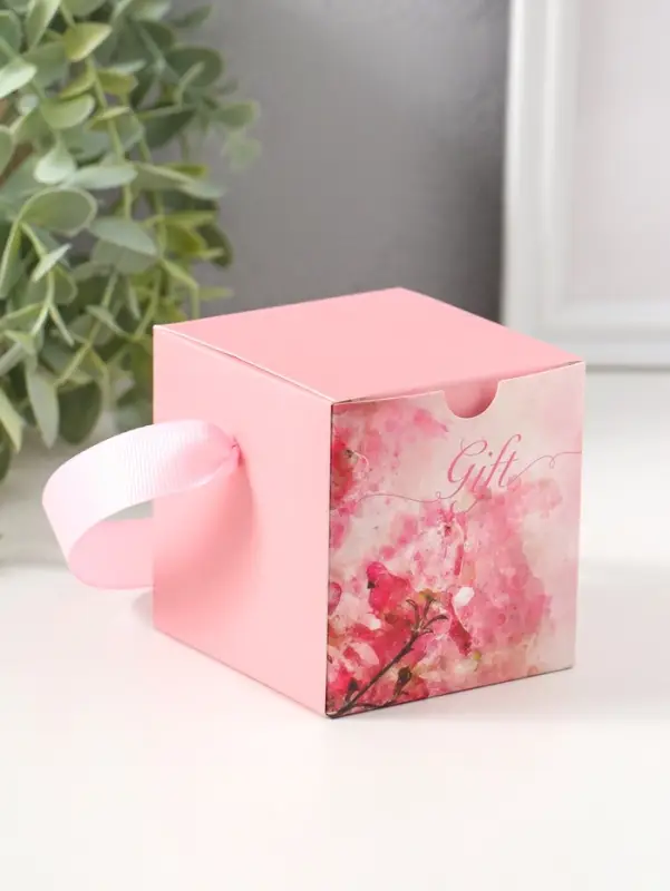 Шкатулка пластик "Роза в футляре" розовая 6,8х6,8х7,5 см