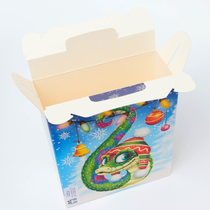 Новый год. Подарочная коробка Новогодняя ПОДАРОК ХРОМ Новый год. Подарочная коробка Новогодняя ПОДАРОК ХРОМ "Змейки" с анимацией 17 х 6,8 х 20,8 см.