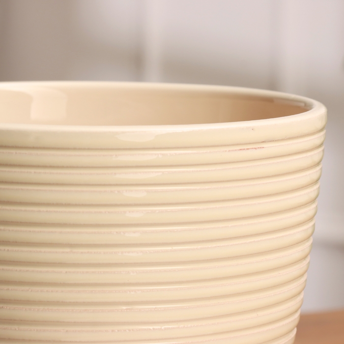 Горшок цветочный Спираль бежевый крокус №3, 2,3 л, d - 17,7 см Горшок цветочный Спираль бежевый крокус №3, 2,3 л, d - 17,7 см